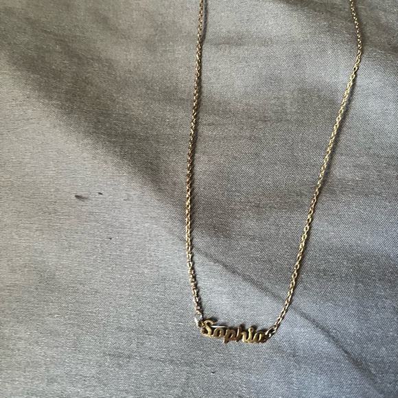 Small Sophia minimalist personalized necklace gold colored adjustable chain - Picture 9 of 10